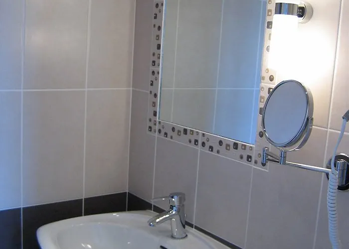 Hotel The Originals Du Commerce Laval Est Vaiges