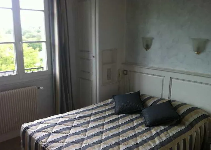 Hotel The Originals Du Commerce Laval Est