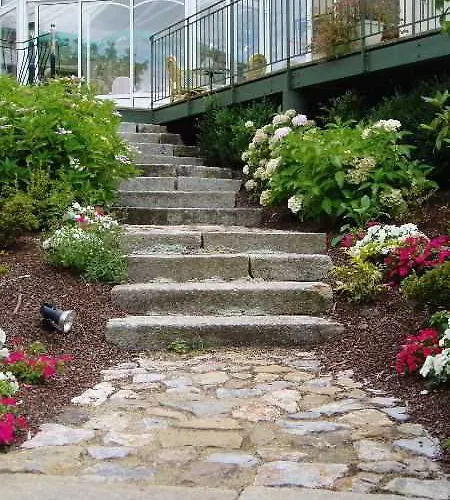 Hotel The Originals Du Commerce Laval Est Hotel 3*